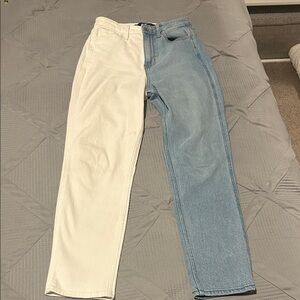 Hollister High Rise mom jeans - white and Blue